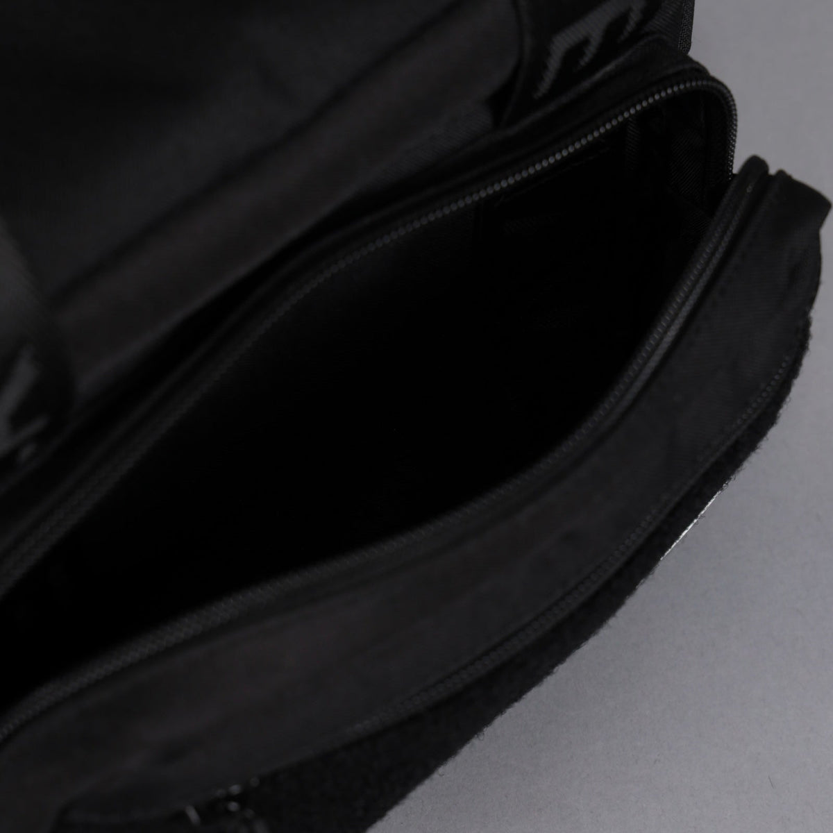 20L Alpha Black Tactical Lunch Box - Image 11