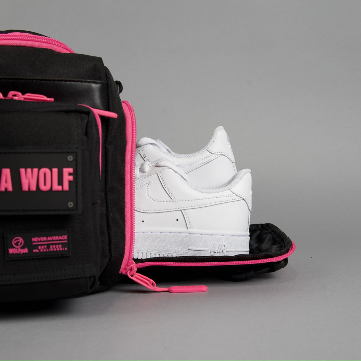 30L Perfect Duffle Bag Neon Pink - Image 24