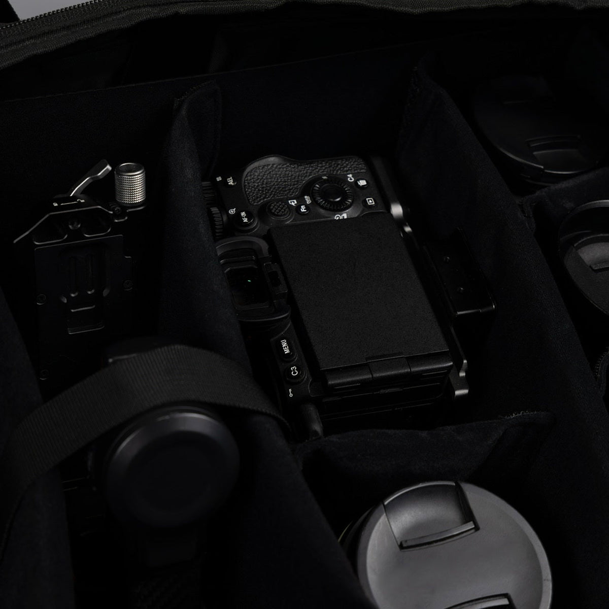 40L Duffle Camera Bag Insert - Image 8