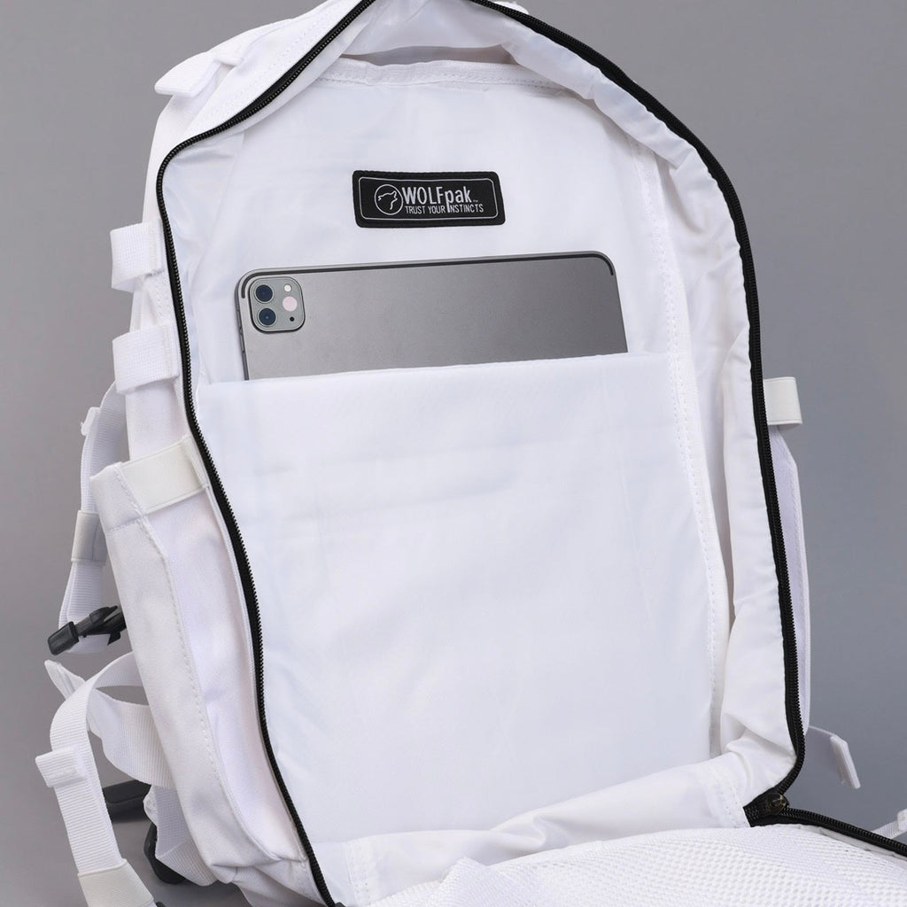 35L Backpack Polar White - Image 17