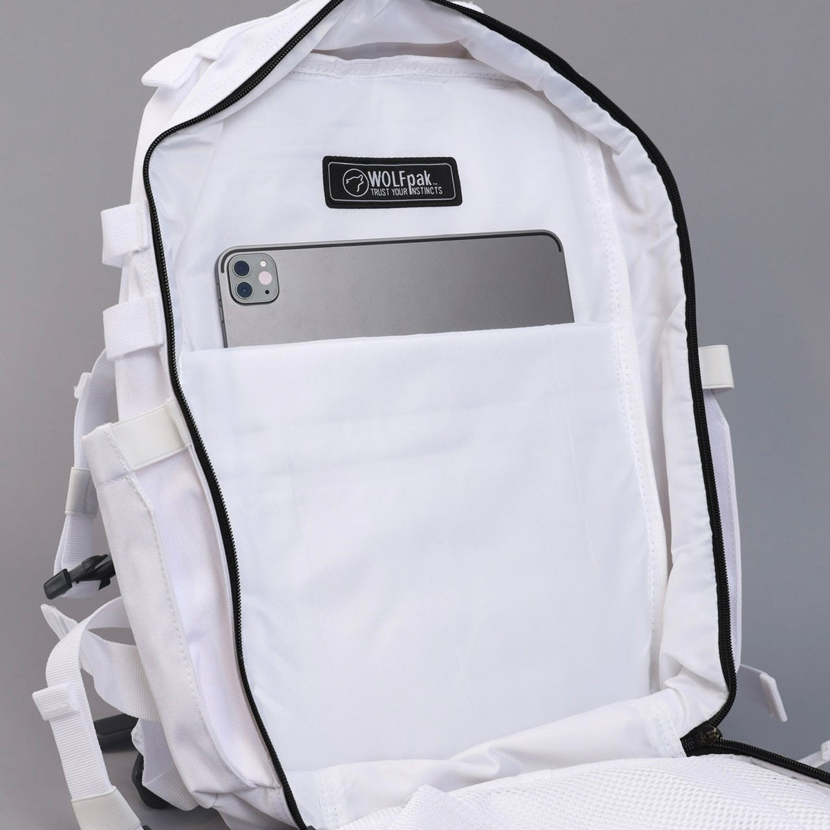 35L Backpack Polar White - Image 17