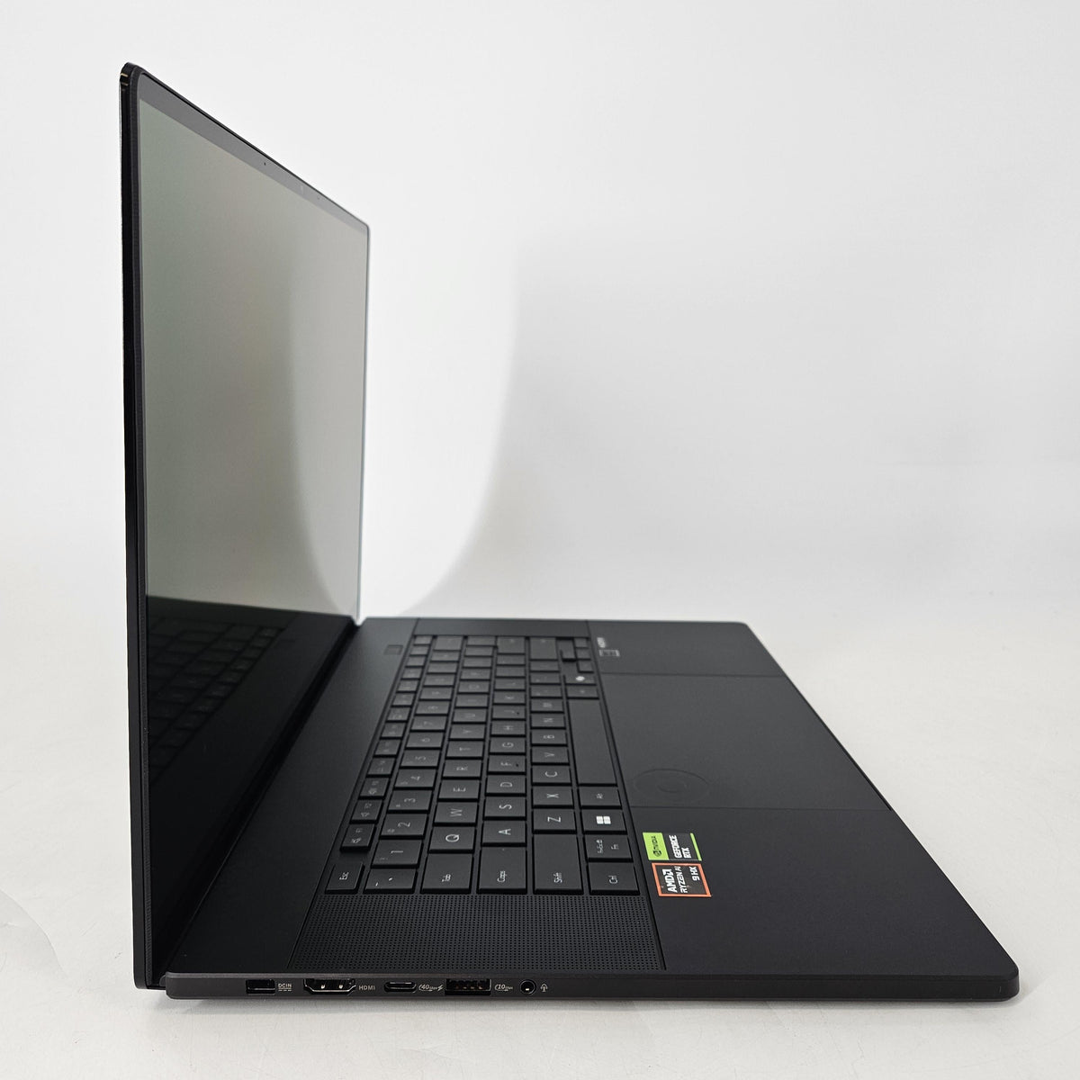 Asus ProArt P16 Black 2.0 GHz AMD Ryzen AI 9 HX 370 32GB RAM 2TB Solid State Drive NVIDIA GeForce RTX 5070 8 GB - Image 4
