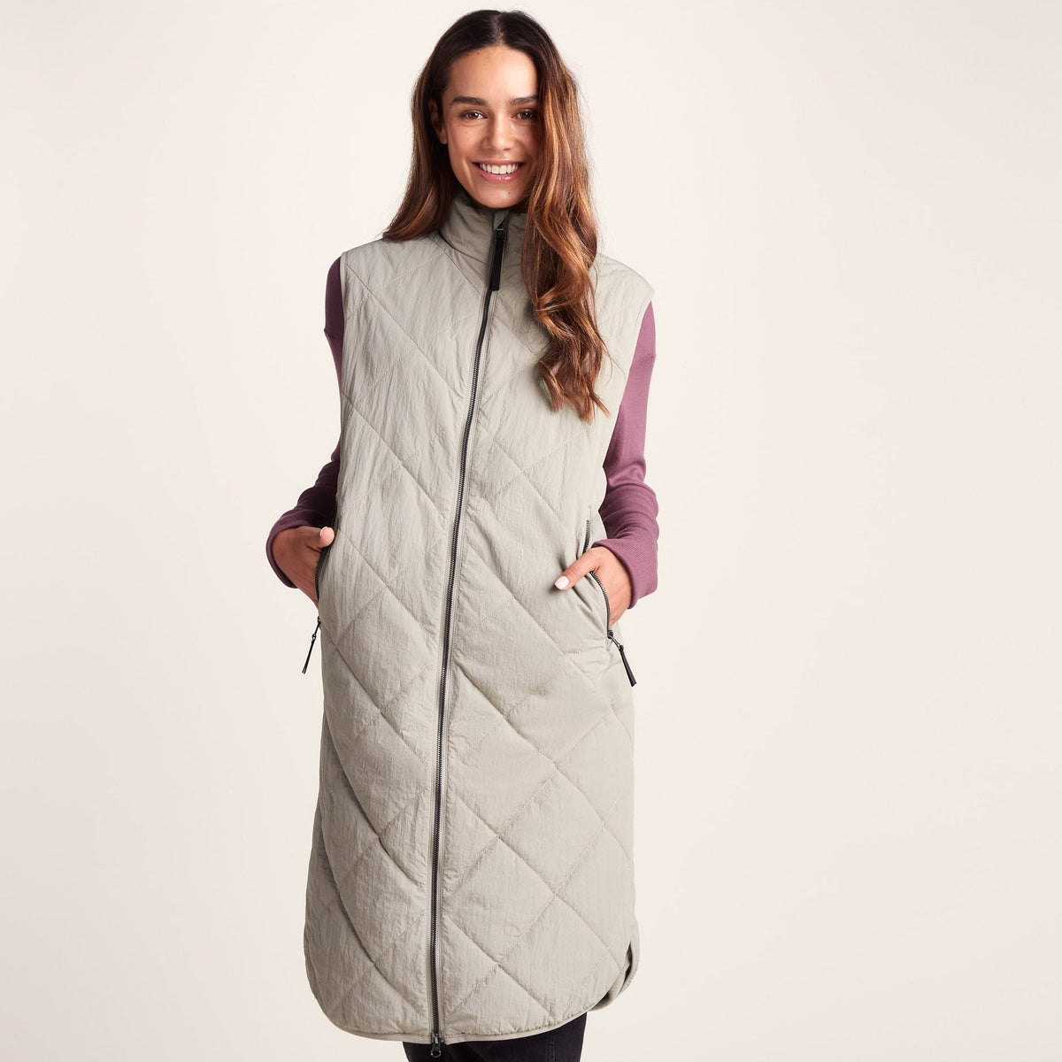 Anda Womens Shower Resistant Insulated Gilet - Dark Taupe - Image 2