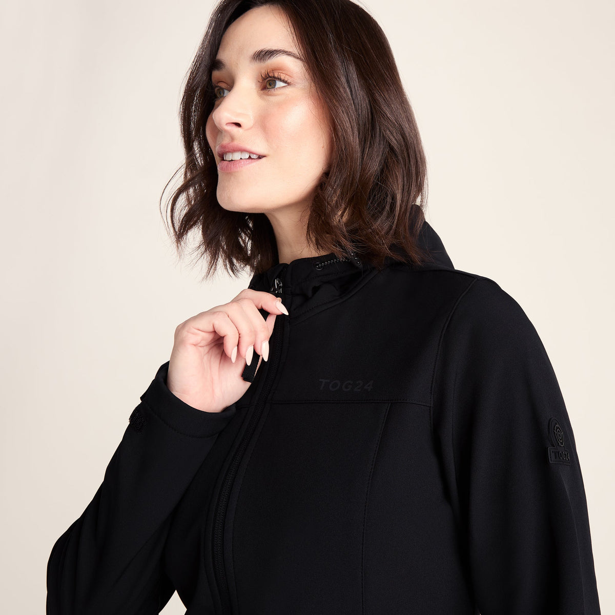 Keld Womens Long Shower Resistant Hooded Softshell Jacket - Black - Image 6