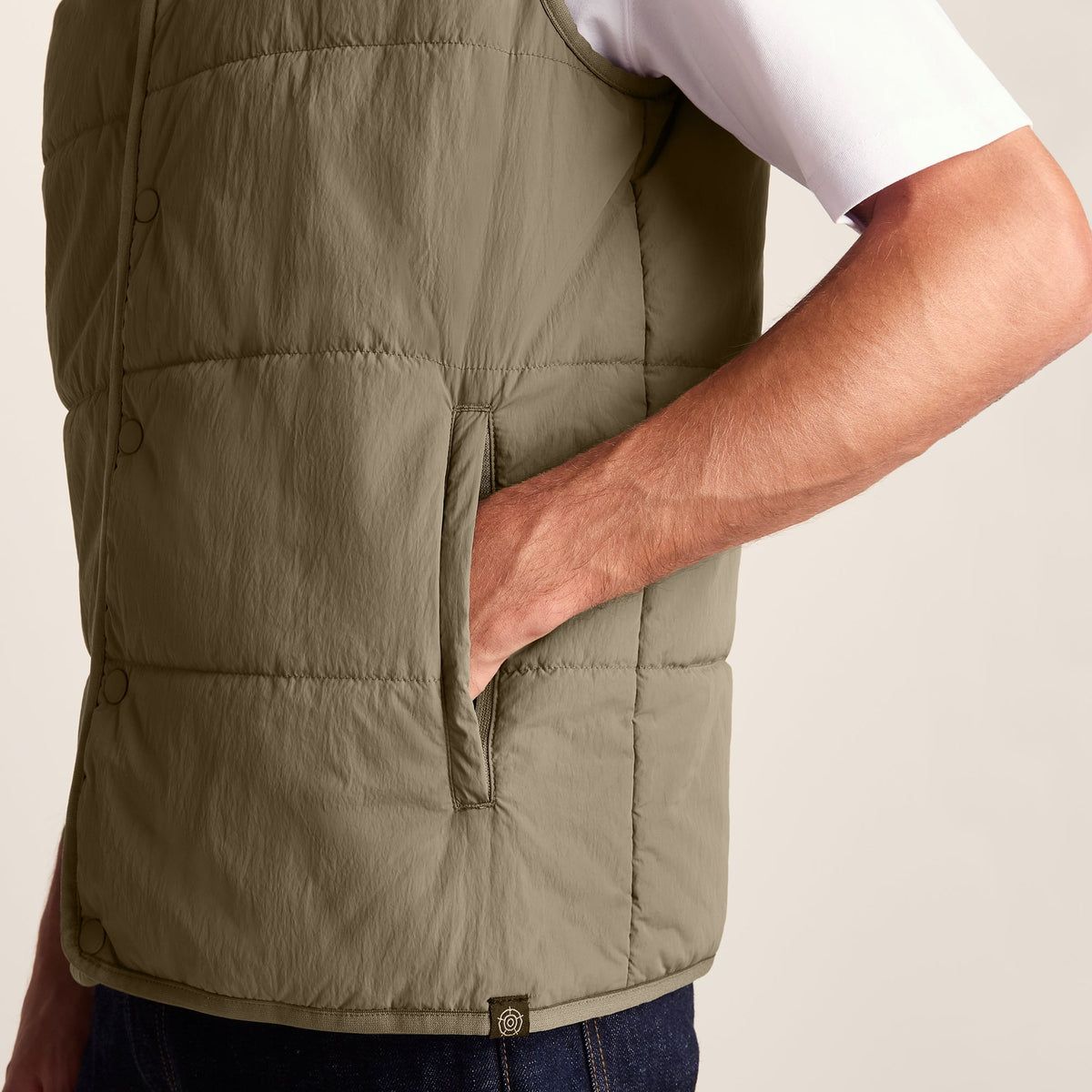 Sutterby Mens Shower Resistant Insulated Gilet - Mushroom - Image 8