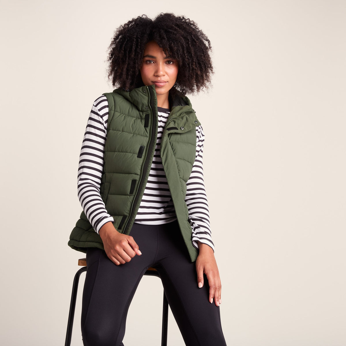 Wyness Womens Shower Resistant Insulated Jacket - Dark Green - Image 5