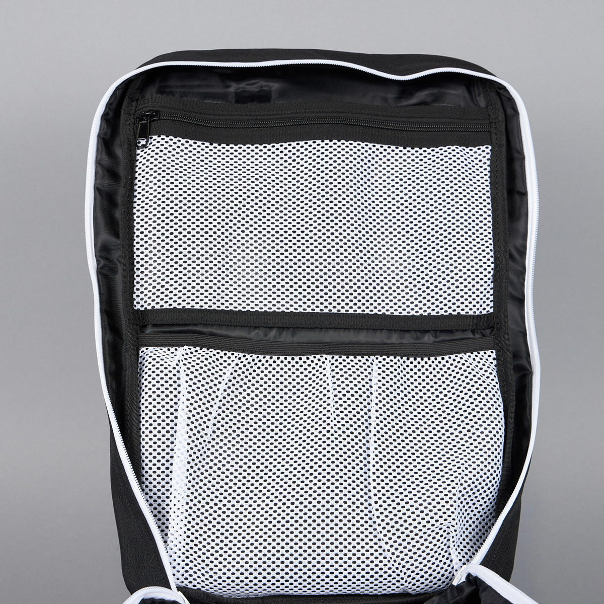 35L Backpack Power Slap Black - Image 25