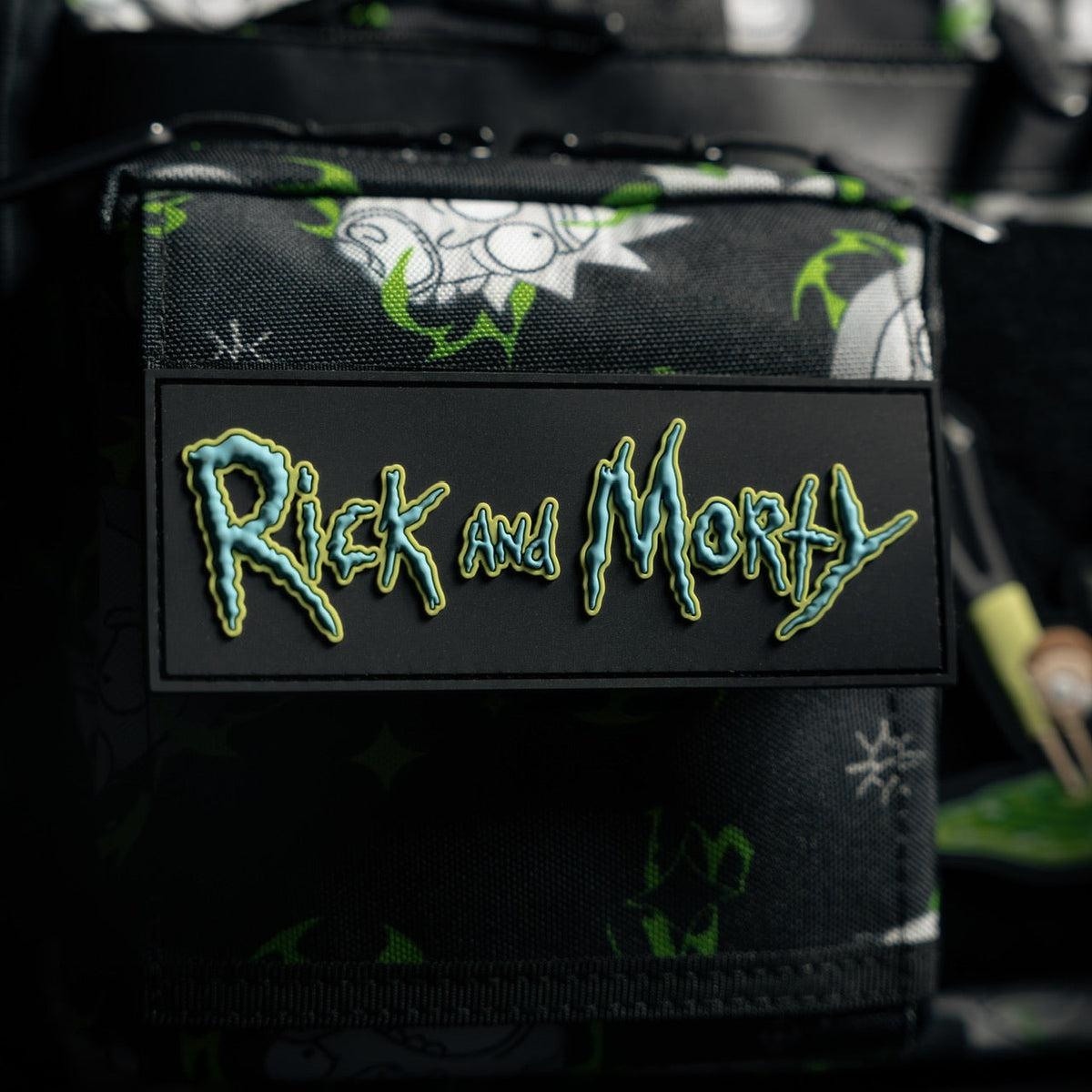 30L Perfect Duffle Bag Rick and Morty - Image 4