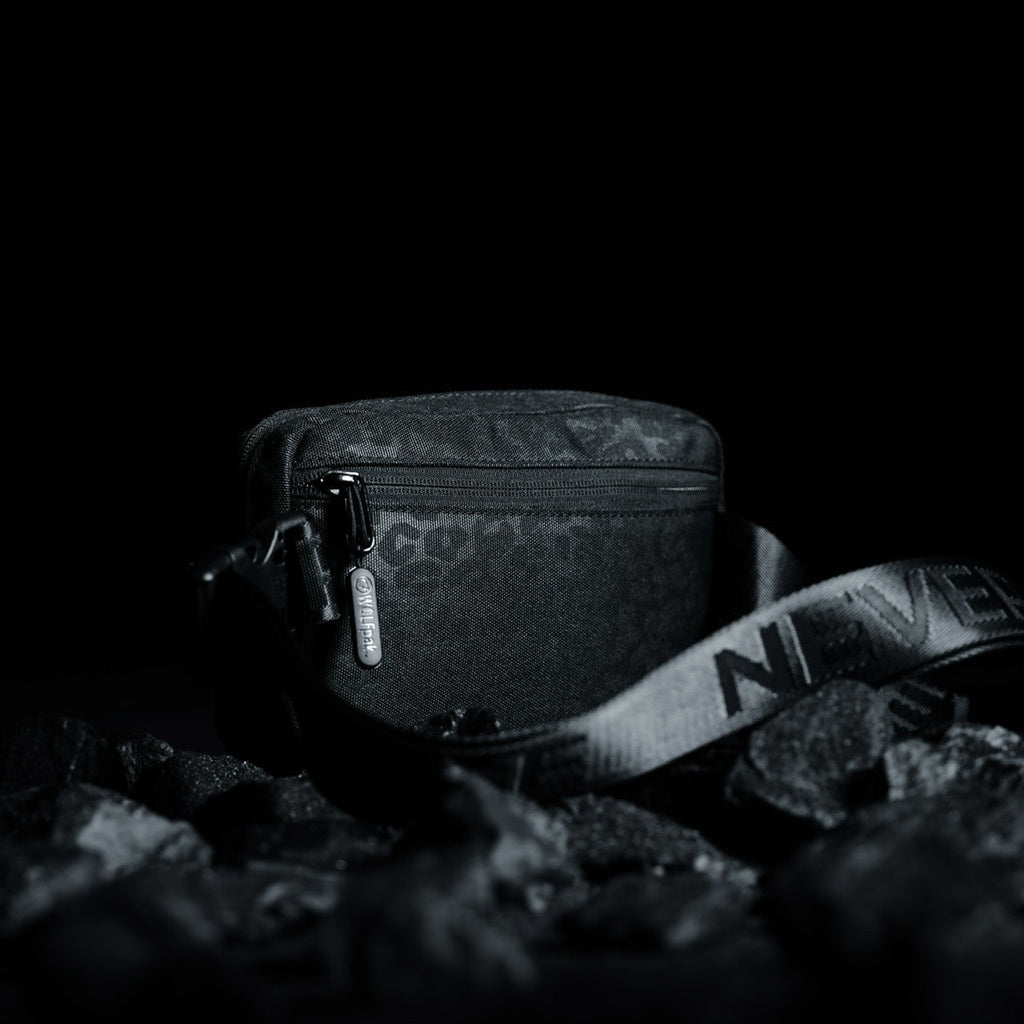 Crossbody Pack Black Leopard - Image 4