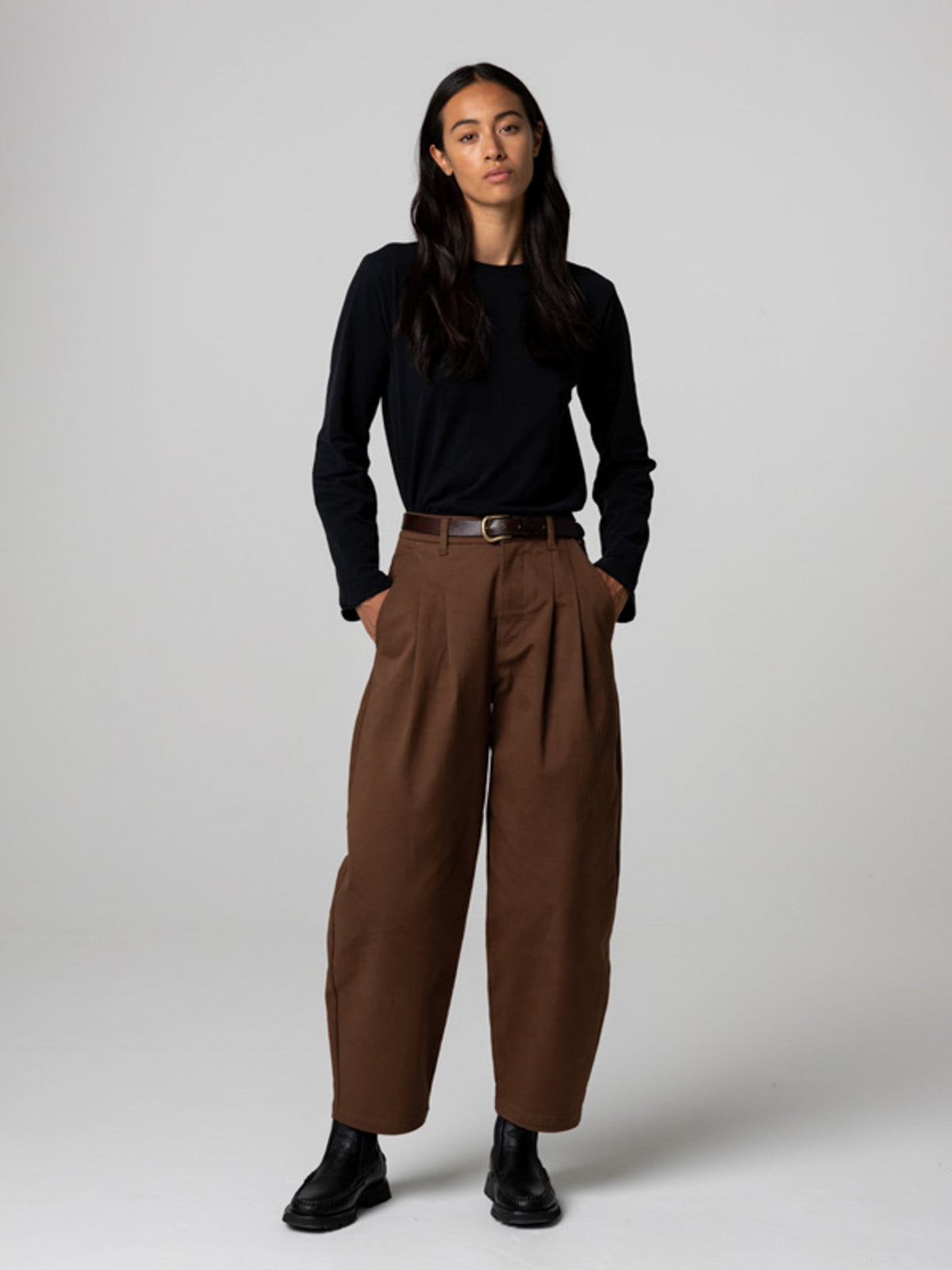 Women's Amy Powney + Finisterre Pleat Front Trouser - Image 4