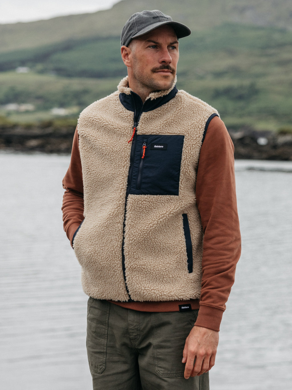 Men's Offshore Fleece Gilet - Image 2