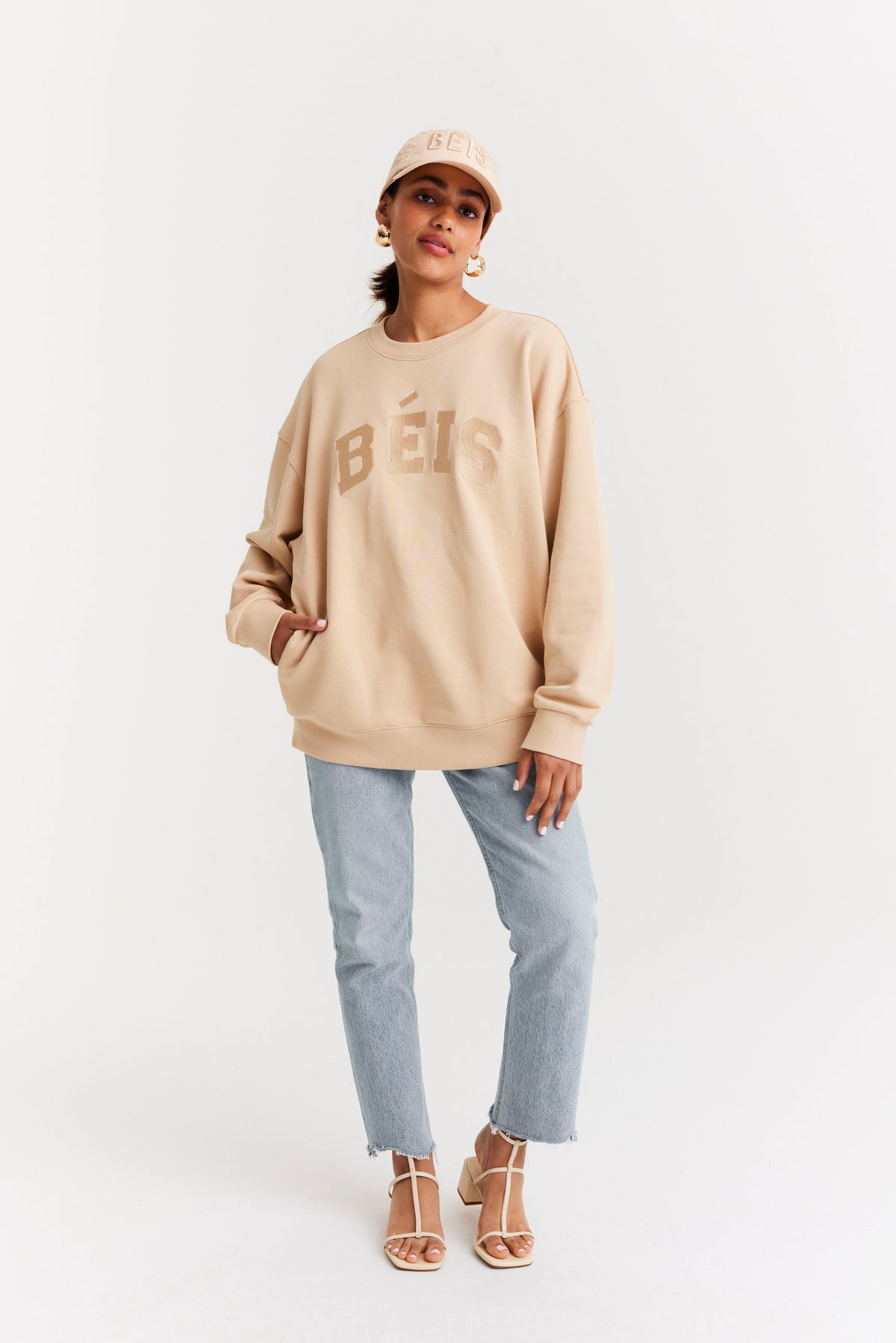 The Sweatshirt in Beige - Image 8