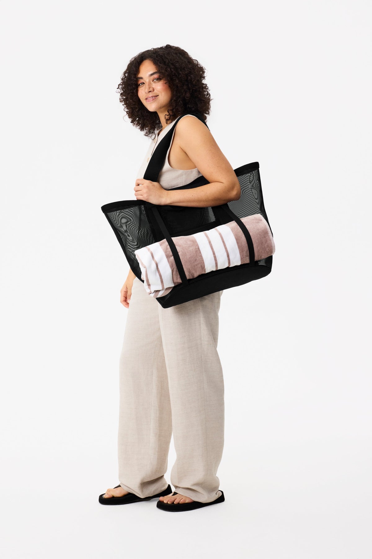 Resale The Mesh Beach Tote in Black - Image 5
