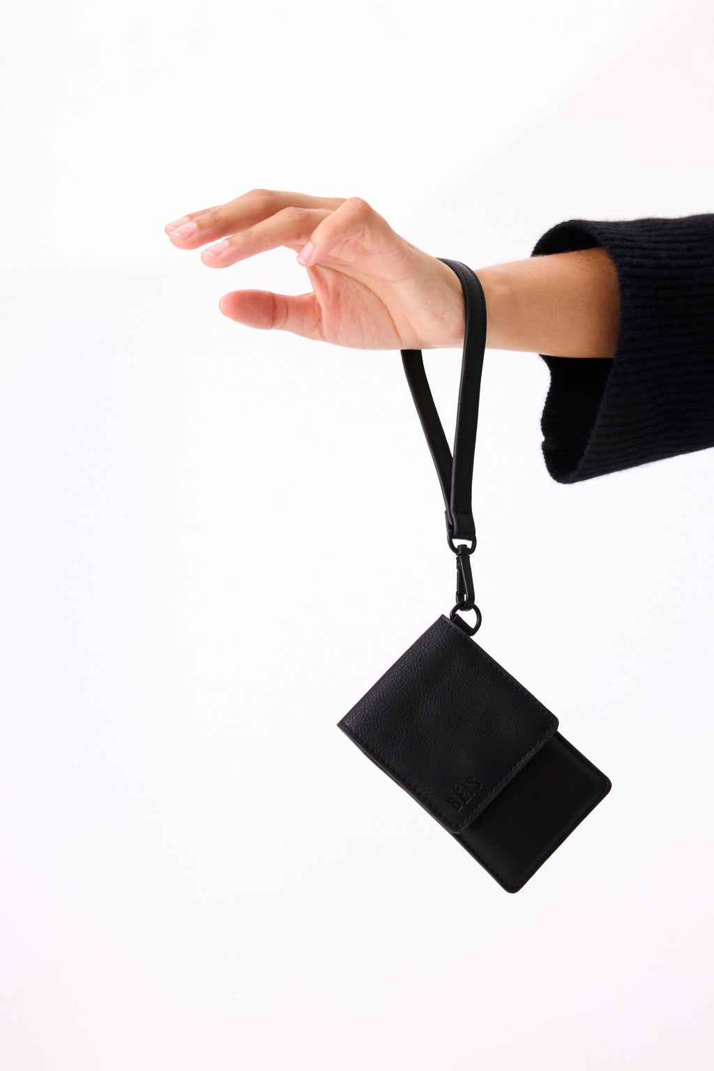 Resale The ID Wristlet in Black - Image 4
