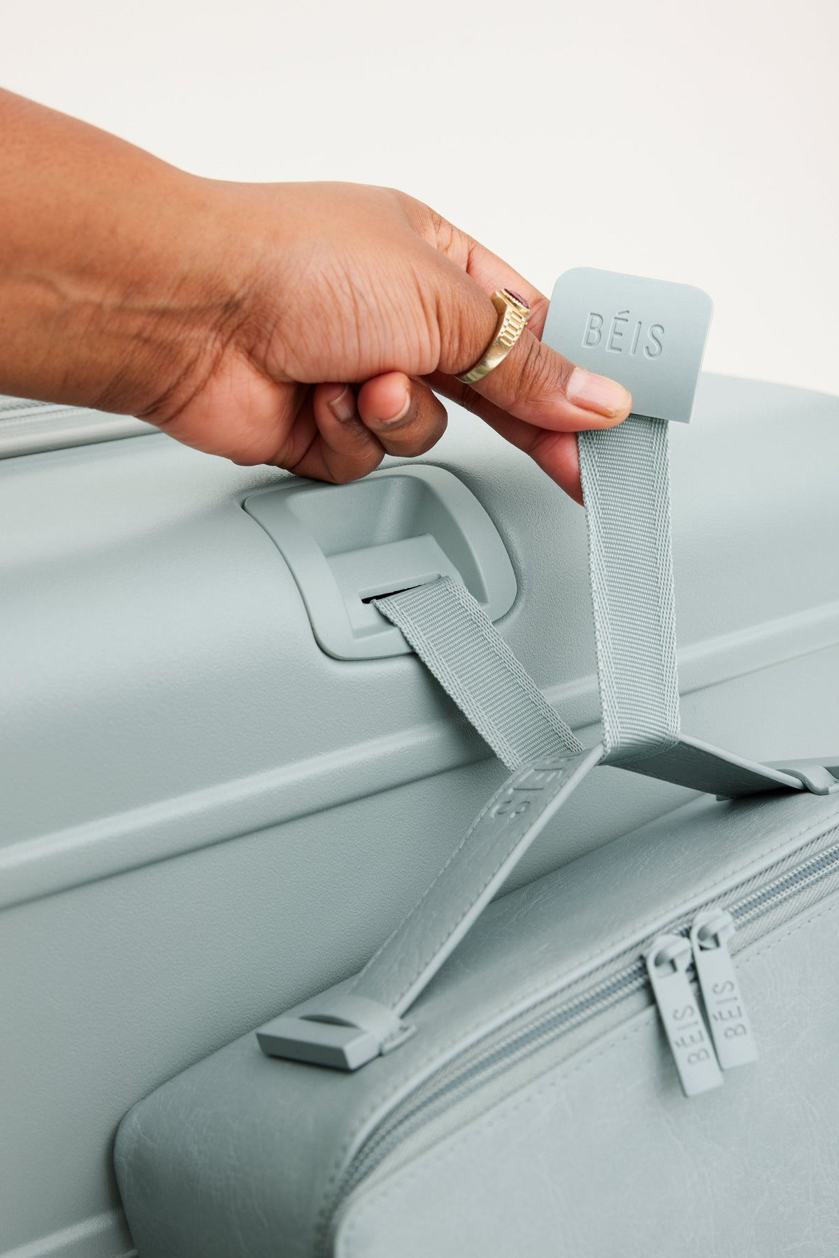 Resale The Medium Check-In Roller in Slate - Image 10