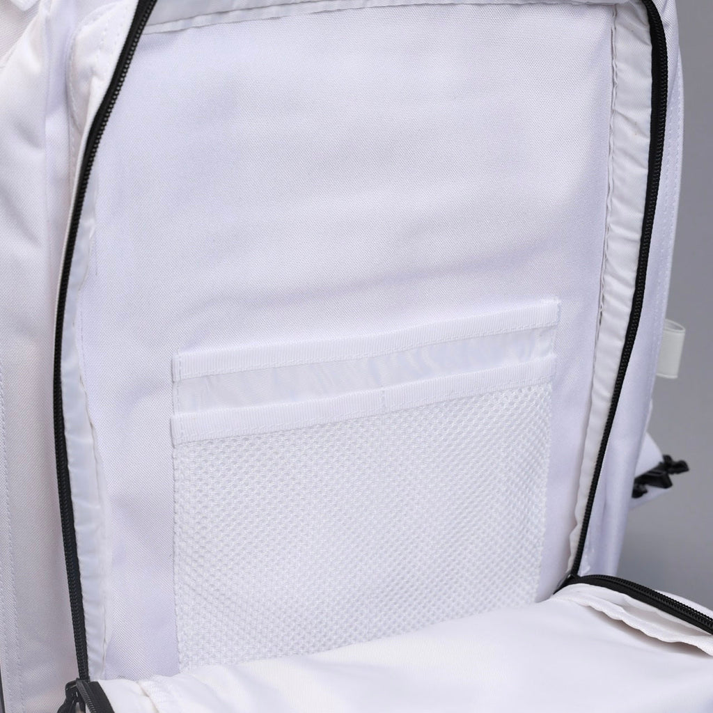 35L Backpack Polar White - Image 19
