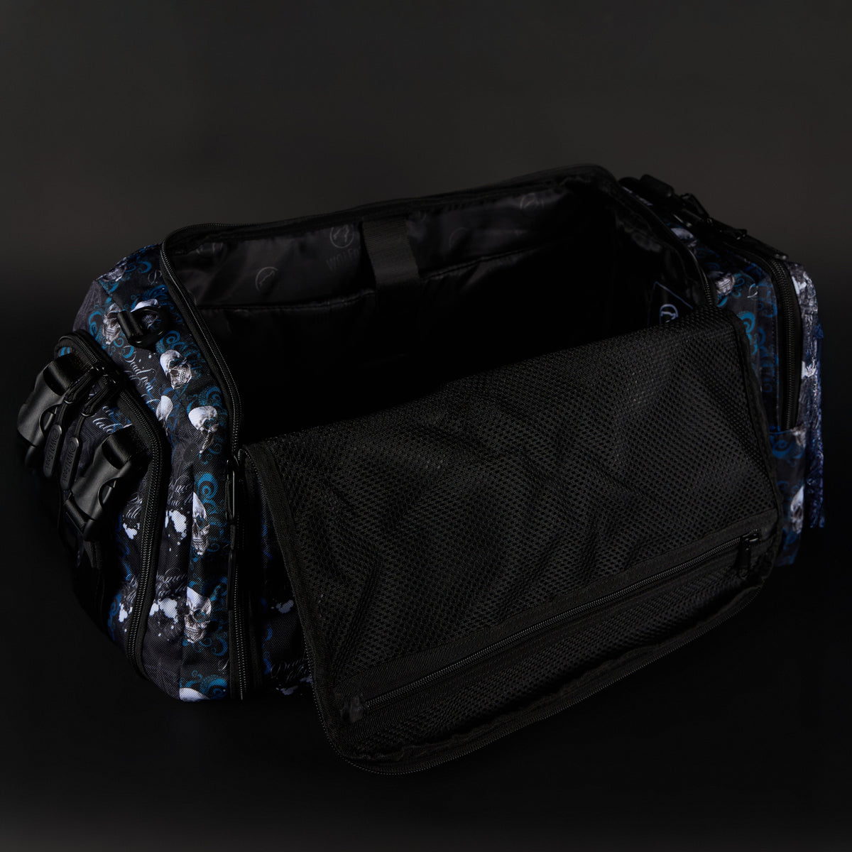 30L Perfect Duffle Bag Dead Men Tell No Tales - Image 20