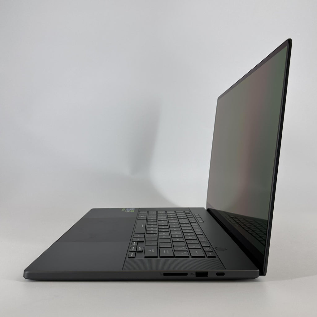 Asus ROG Zephyrus G16 GU605 16 Black 2.5 GHz Intel Core Ultra 9 16GB RAM 1TB Solid State Drive NVIDIA GeForce RTX - Image 3
