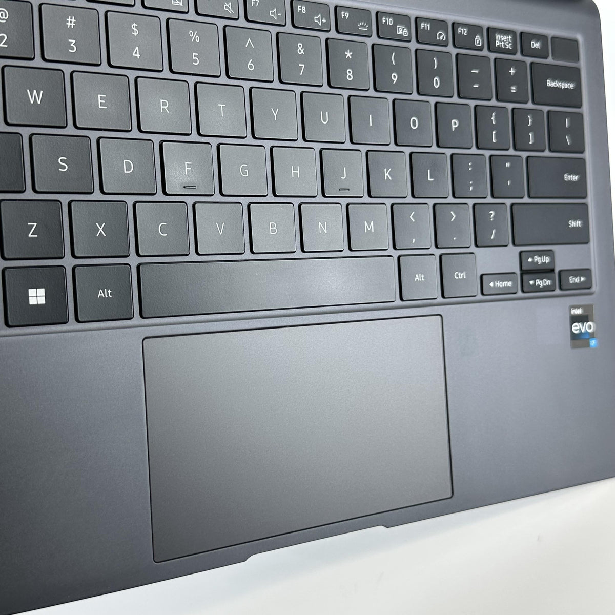 Samsung Galaxy Book2 360 13.3 Graphite WiFi 2.5 GHz Intel Core i7 12th Gen. 16GB RAM 512GB Solid State Drive - Image 5