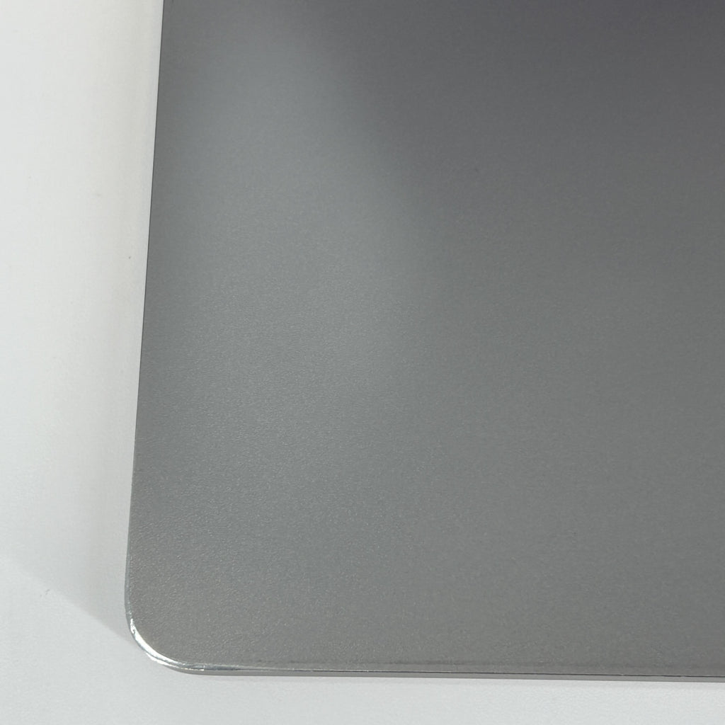 Apple MacBook Pro 15 Touch Bar 2018 Space Gray 2.9 GHz Intel Core i9 8th Gen. 32GB RAM 1TB Solid State Drive AMD - Image 12