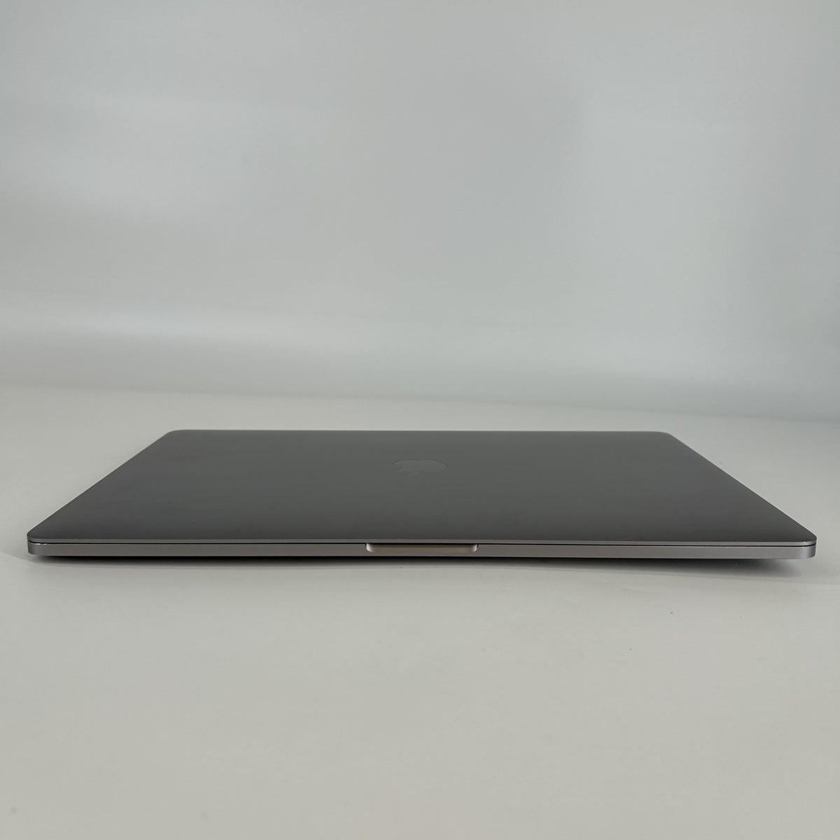 Apple MacBook Pro 15 Touch Bar 2018 Space Gray 2.9 GHz Intel Core i9 8th Gen. 32GB RAM 1TB Solid State Drive AMD - Image 8