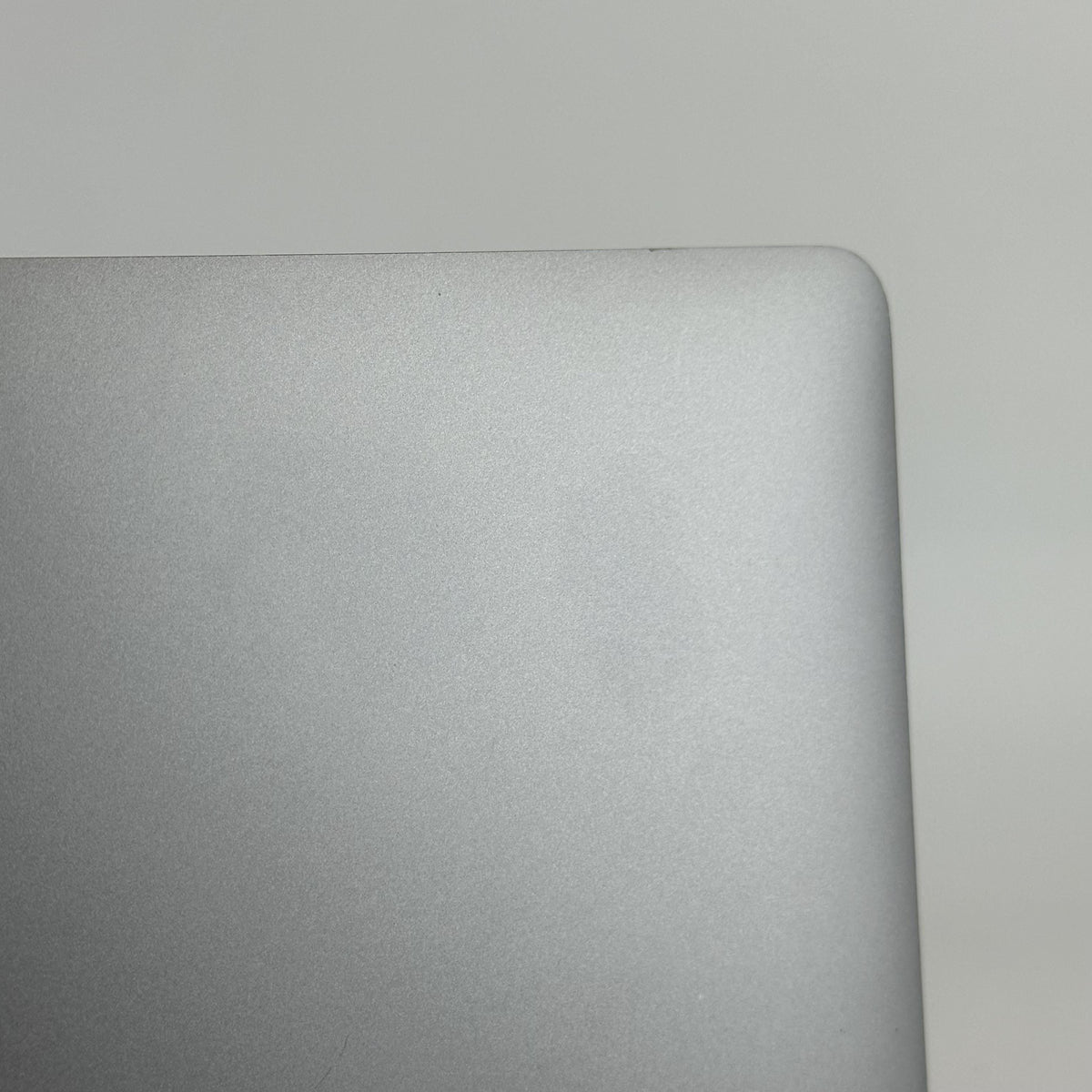 Apple MacBook Pro 15 Touch Bar 2018 Space Gray 2.9 GHz Intel Core i9 8th Gen. 32GB RAM 1TB Solid State Drive AMD - Image 25