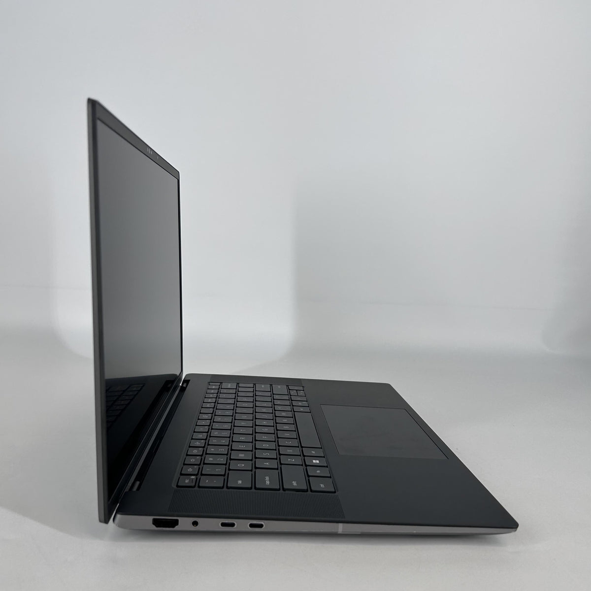 Dell Precision 5680 16 Gray 2.6 GHz Intel Core i9 13th Gen. 64GB RAM 1TB Solid State Drive NVIDIA RTX 4000 Ada 12 - Image 3