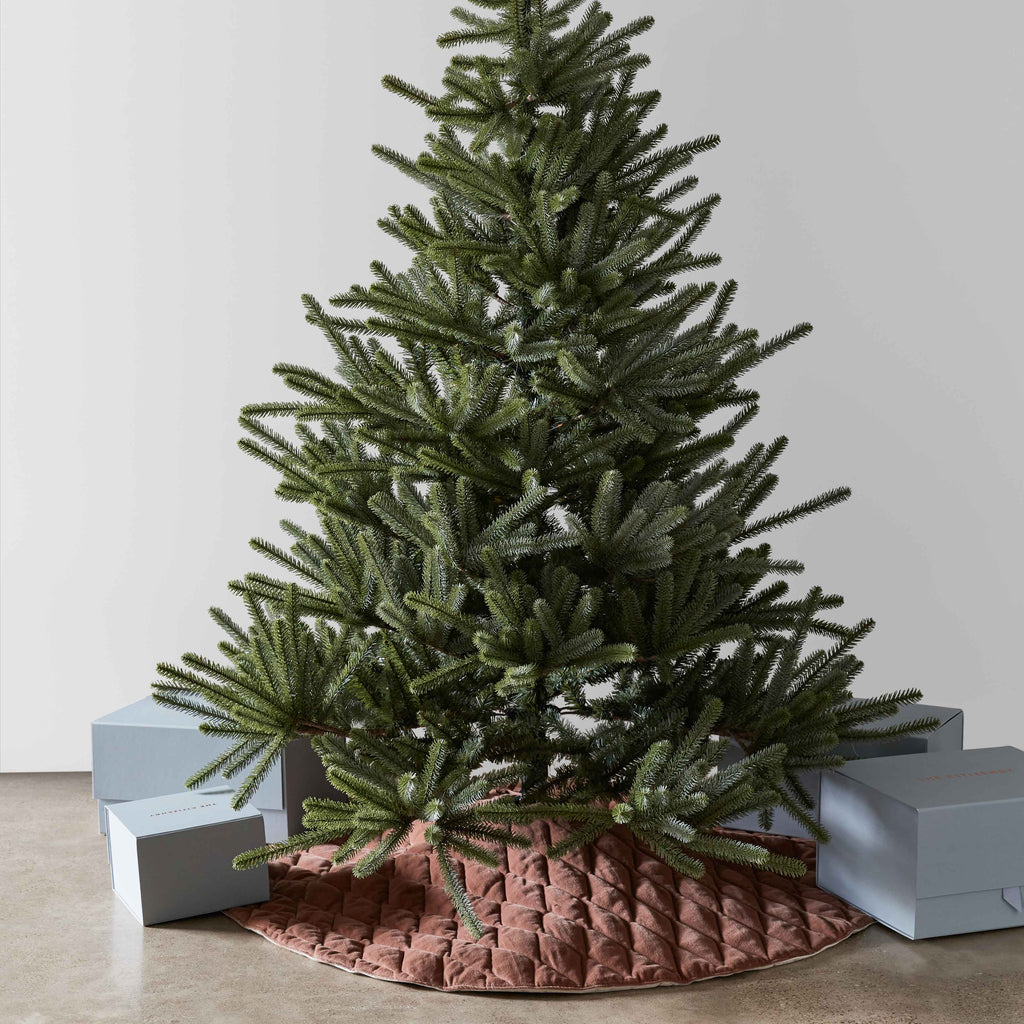 Naveta Velvet Tree Skirt - Image 3