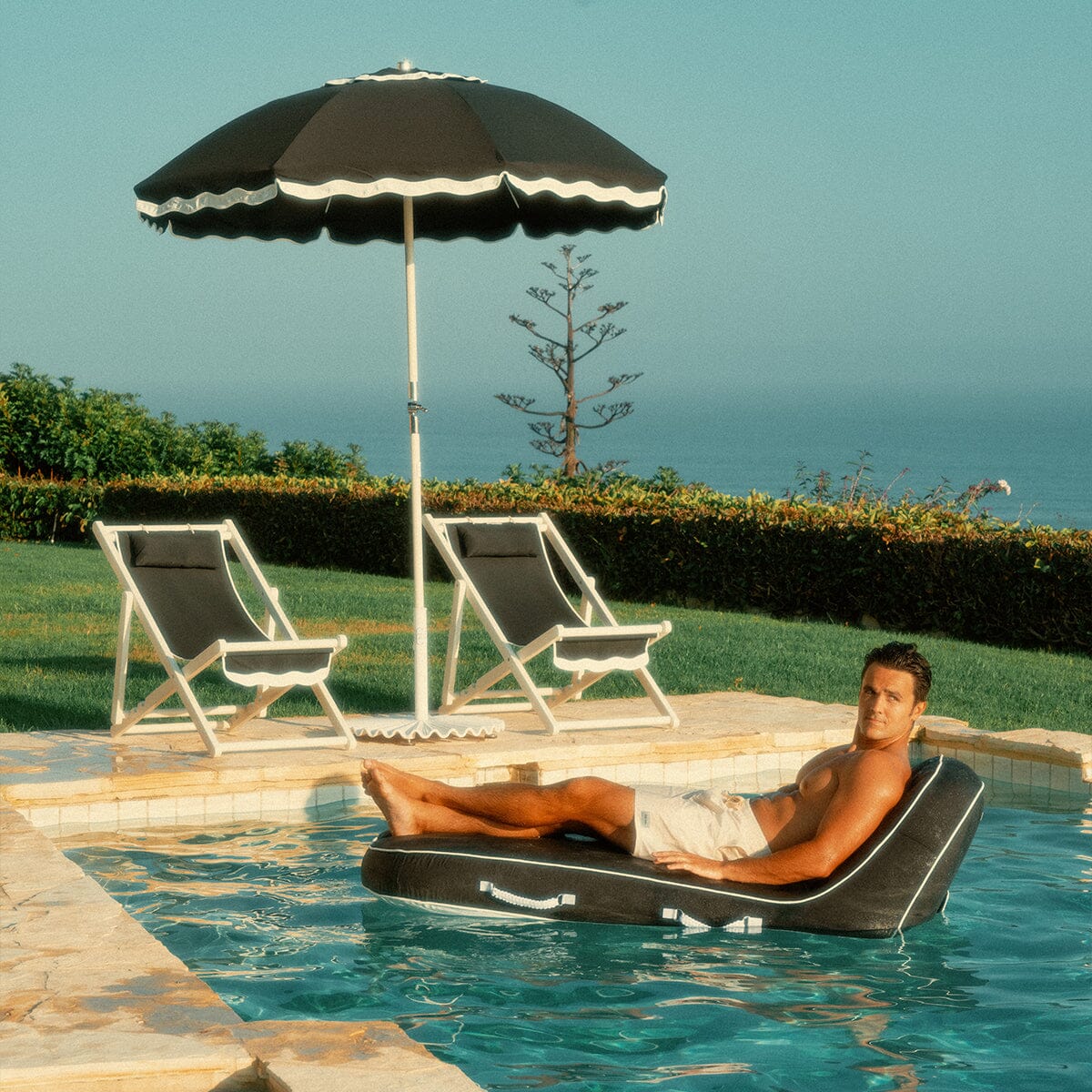 The Pool Lounger - Image 7