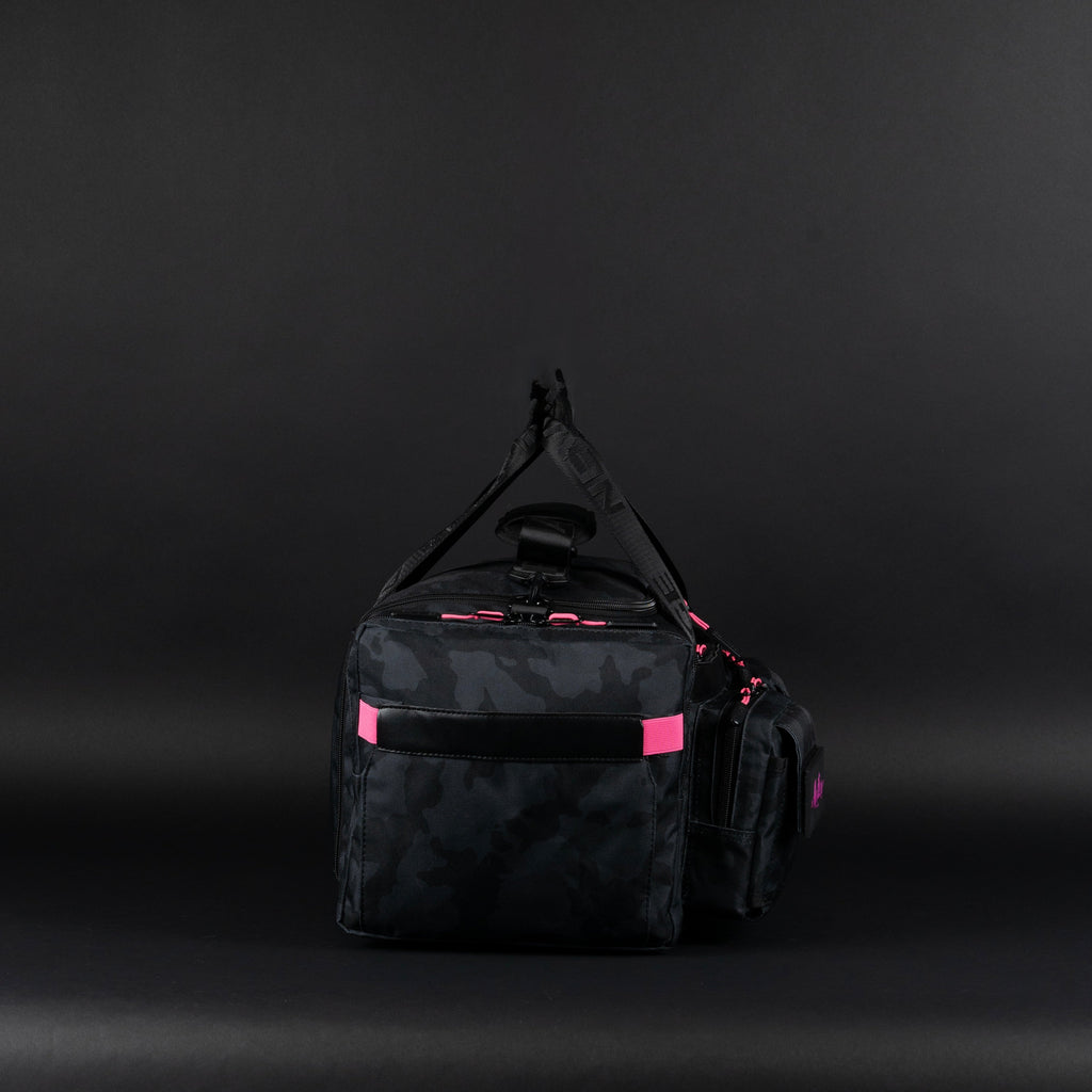 30L Perfect Duffle Bag Black Hearts - Image 9
