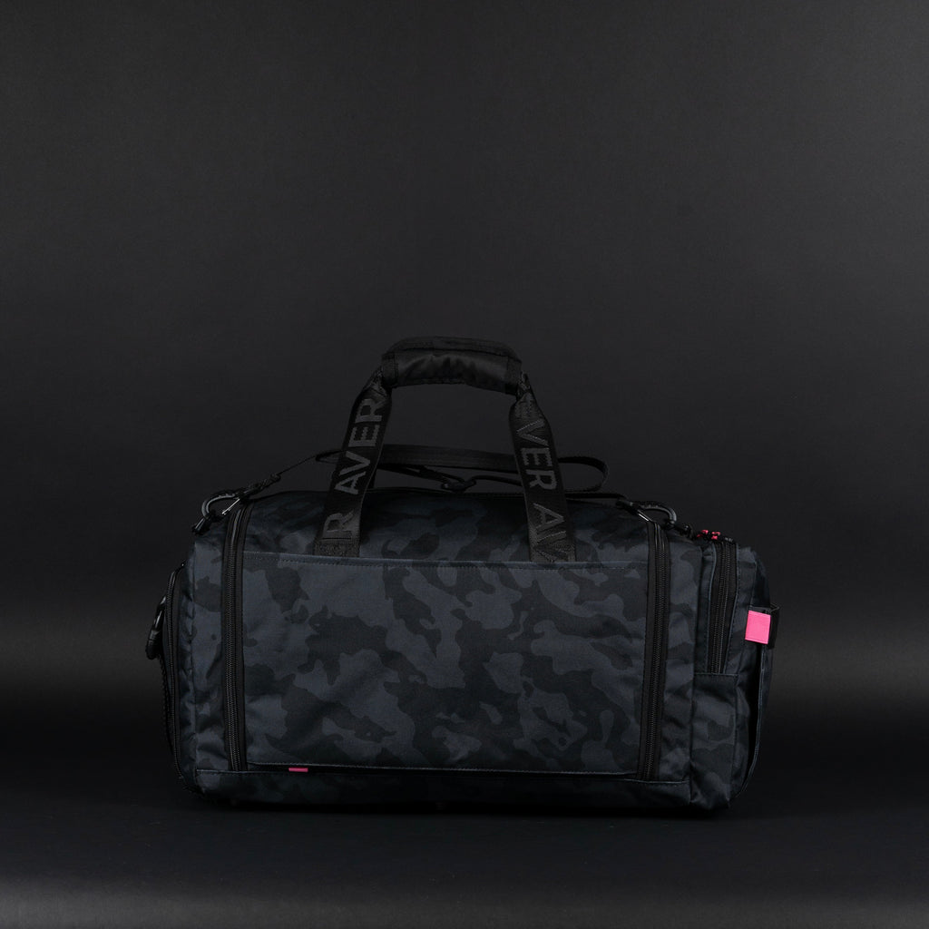 30L Perfect Duffle Bag Black Hearts - Image 10