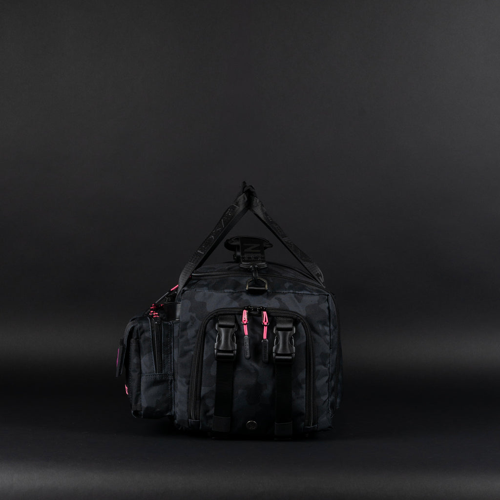 30L Perfect Duffle Bag Black Hearts - Image 12