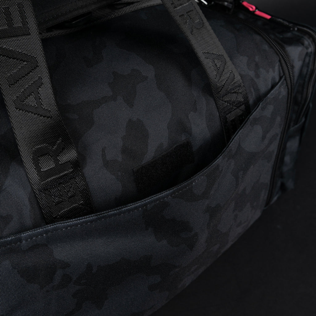 30L Perfect Duffle Bag Black Hearts - Image 18