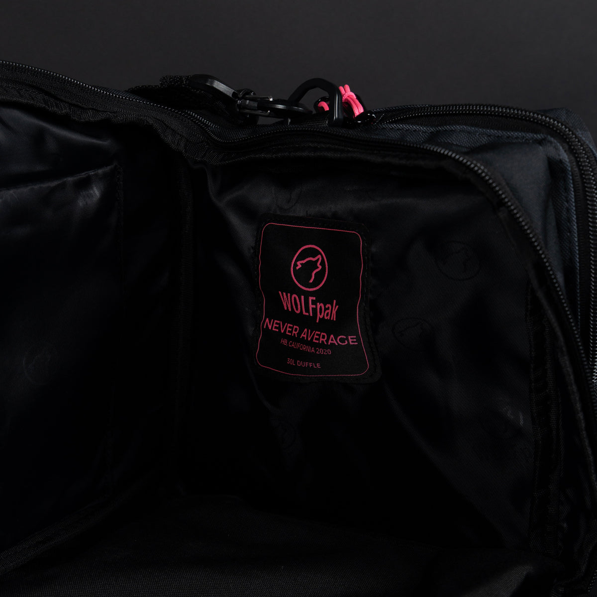 30L Perfect Duffle Bag Black Hearts - Image 22