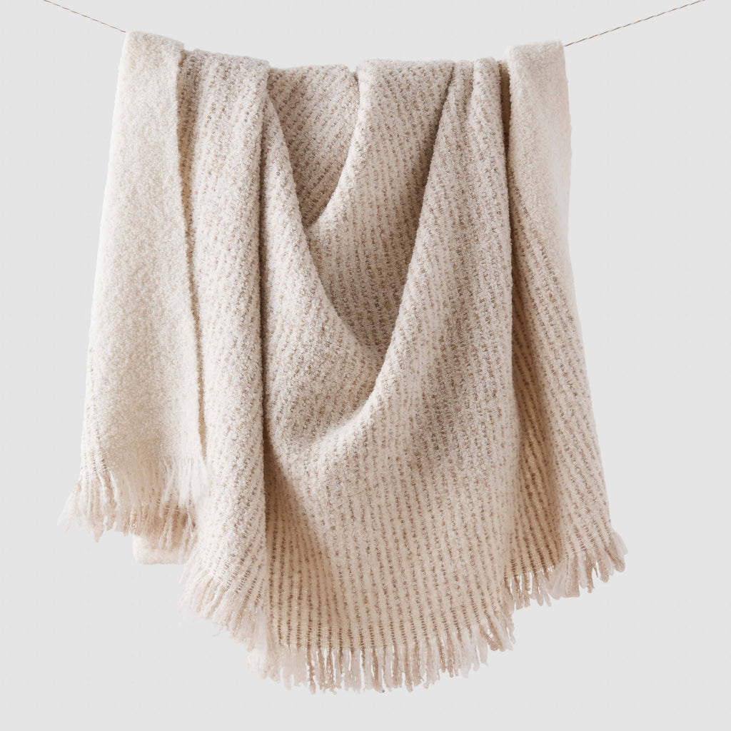 Pradera Boucle Throw - Sand