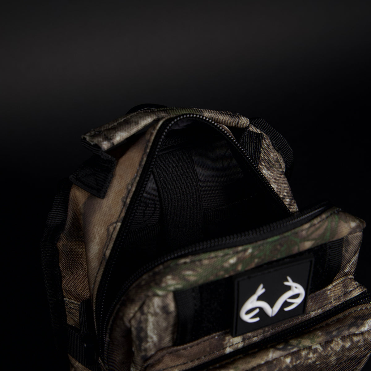 4L Mini Tactical Sling Bag Realtree APX - Image 10