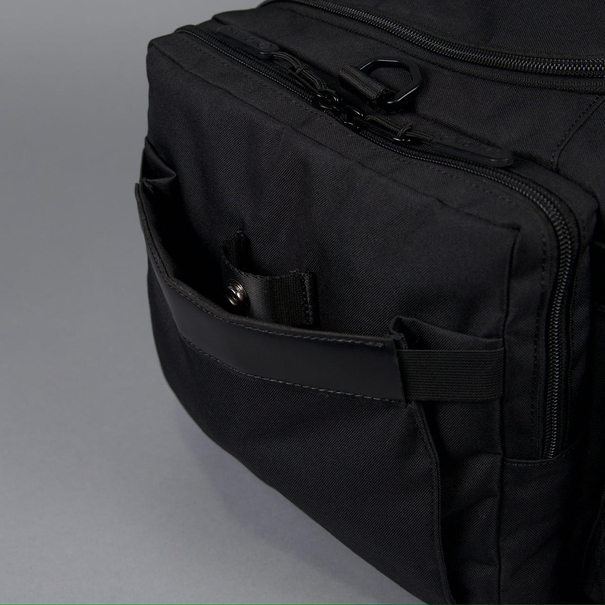 30L Perfect Duffle Bag Alpha Black - Image 18