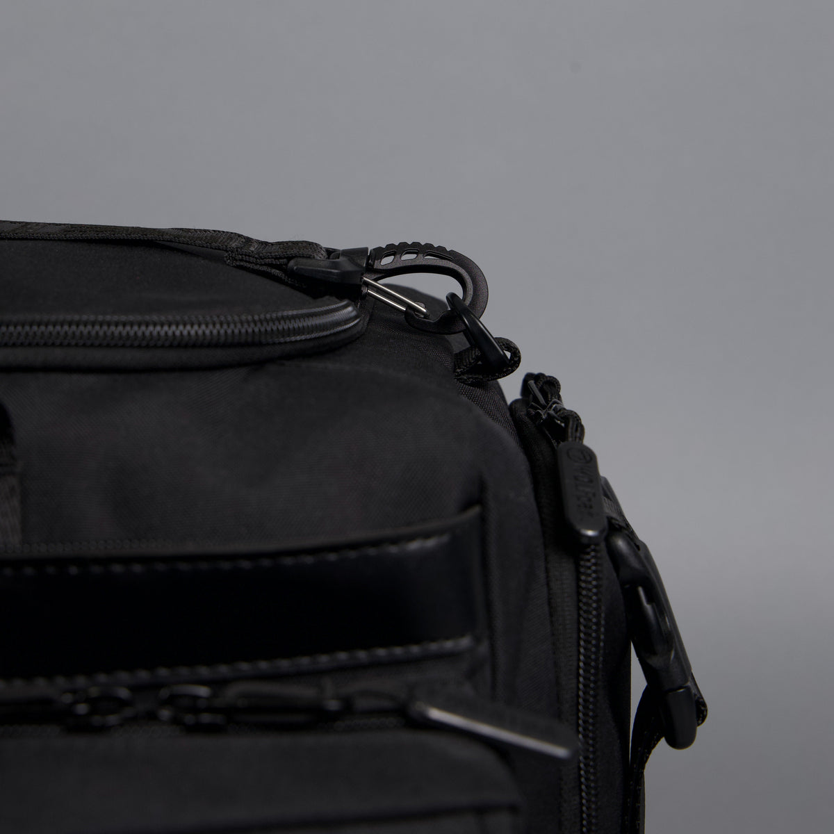 30L Perfect Duffle Bag Nightshade - Image 22