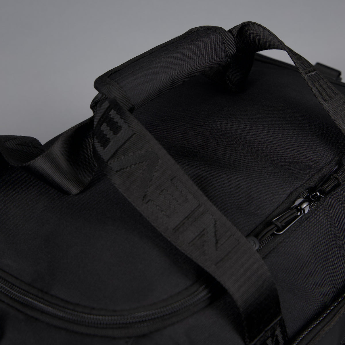 30L Perfect Duffle Bag Nightshade - Image 20