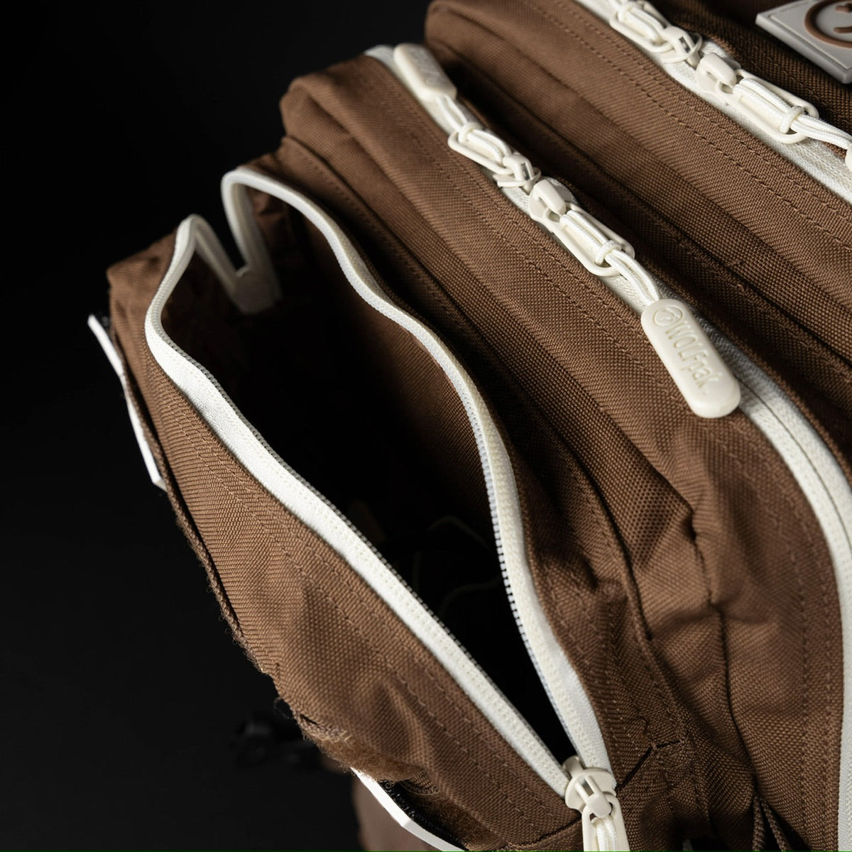 35L Backpack Cocoa - Image 13