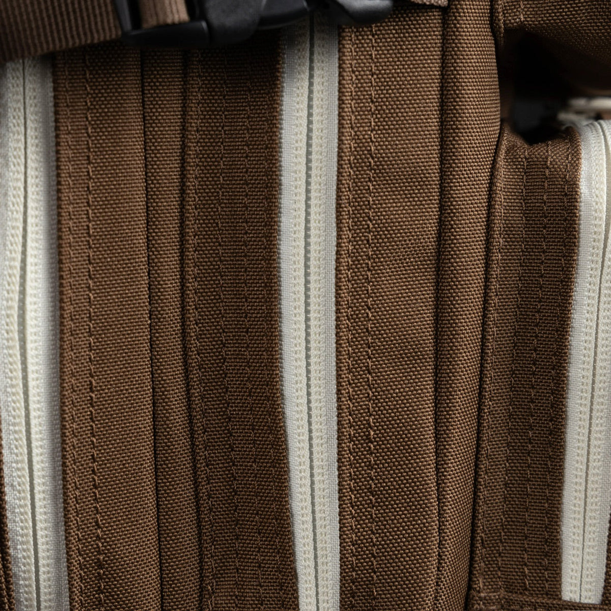 35L Backpack Cocoa - Image 10
