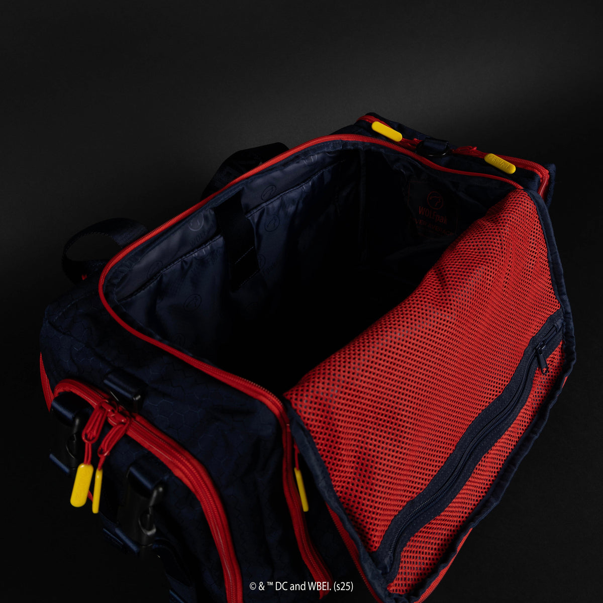 30L Perfect Duffle Bag Superman 2025 - Image 18