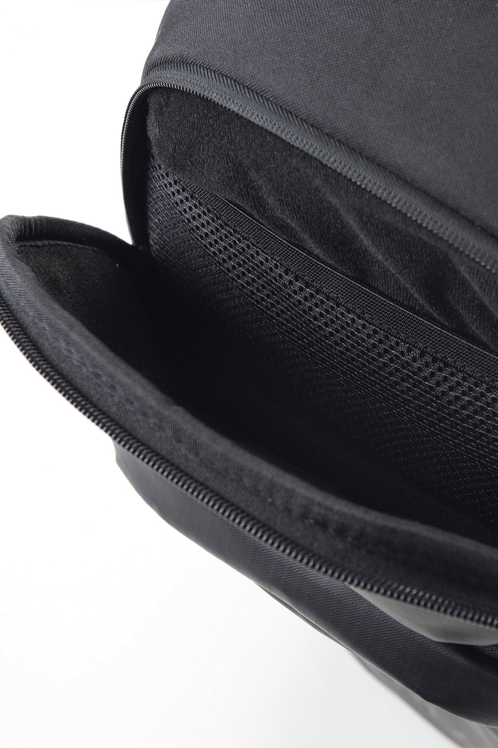 Surfanic Journey 25l Backpack - Black - Image 15