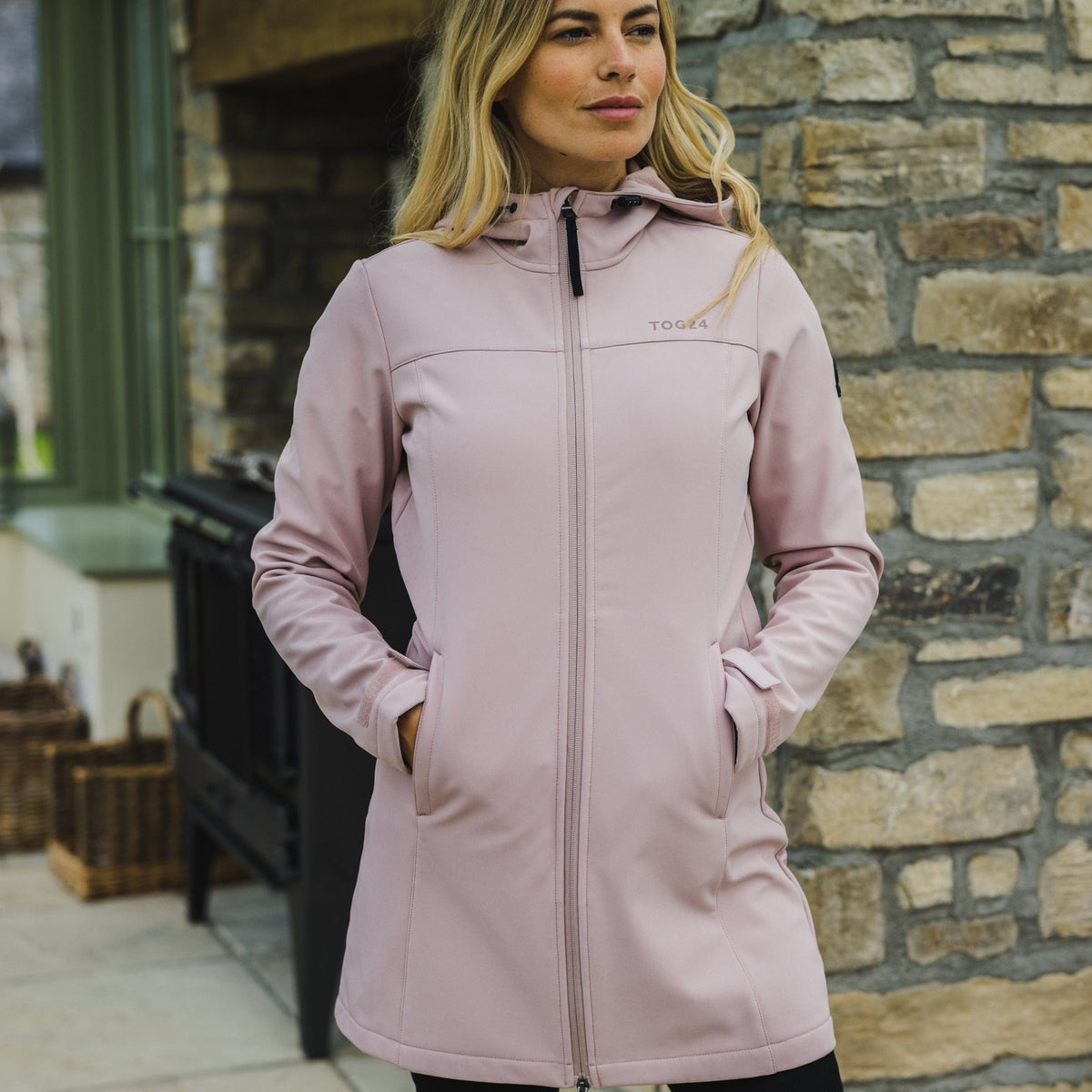 Keld Womens Long Shower Resistant Hooded Softshell Jacket - Dusky Pink - Image 9