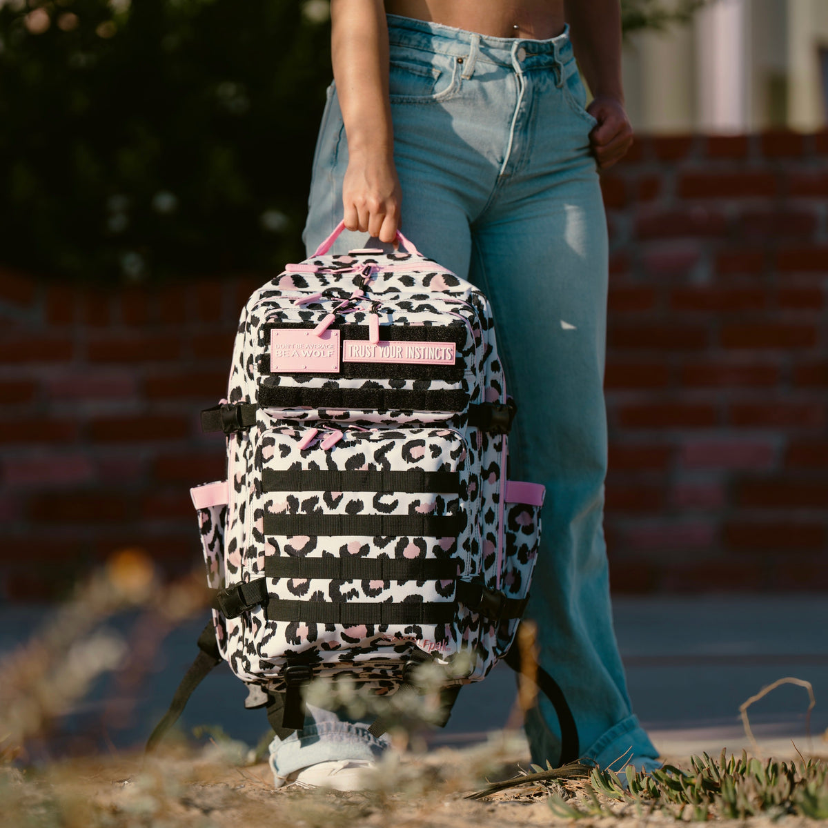 45L Backpack Leopard Pink Zip - Image 3