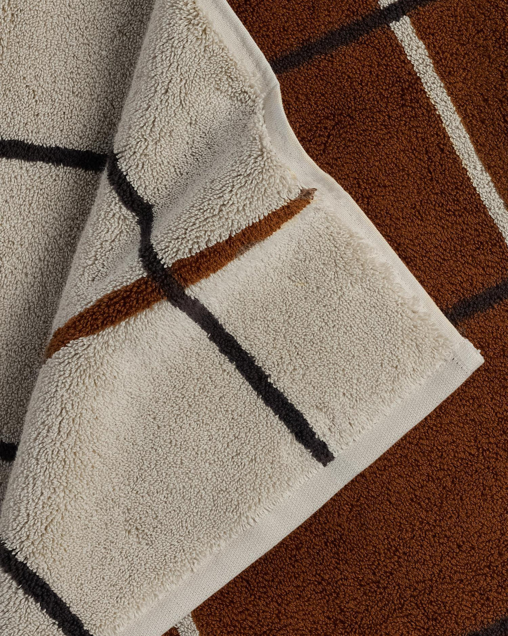 Organic Plush Tub Mat (Bone Windowpane) - Image 3
