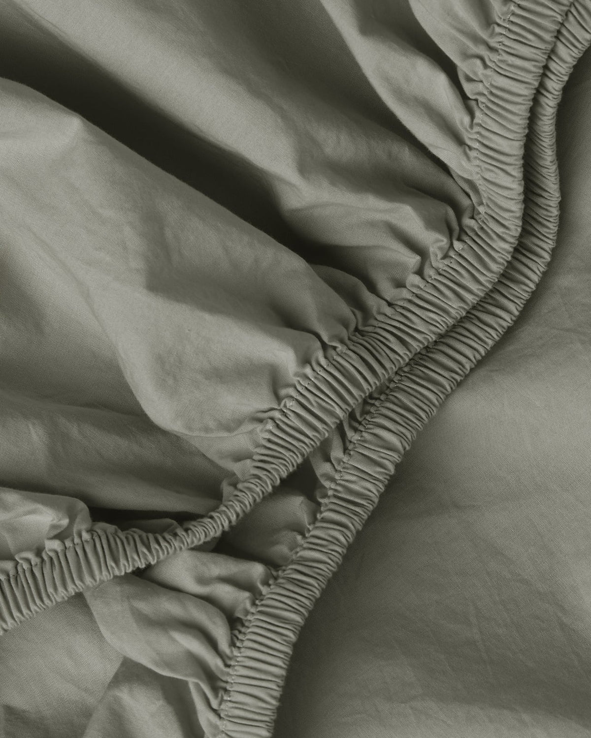 Percale Fitted Sheet (Moss) - Image 3