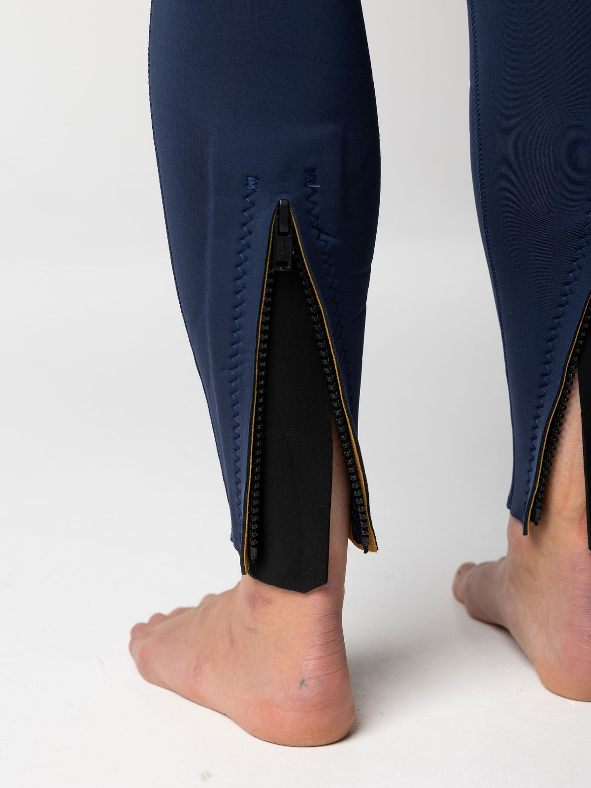 Women's Nieuwland 3mm Yulex® Back Zip Adapted Wetsuit - Image 3
